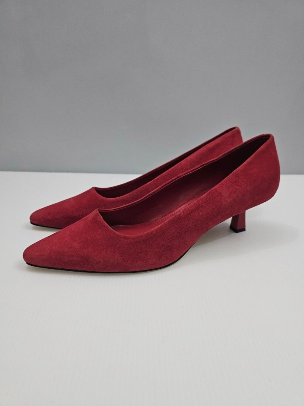 Marc Fisher LTD Kendri Kitten Heel Dress Pumps Womens 9.5 Red Suede Pointed Toe